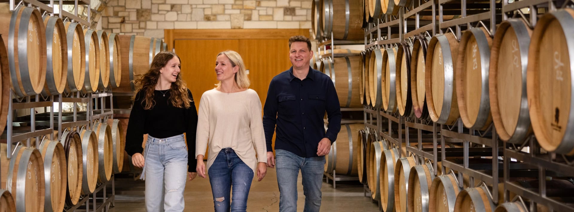 Familie Königshofer im Barriqueraum